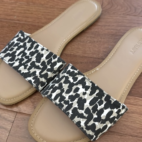 Old Navy Slides - Picture 2 of 4